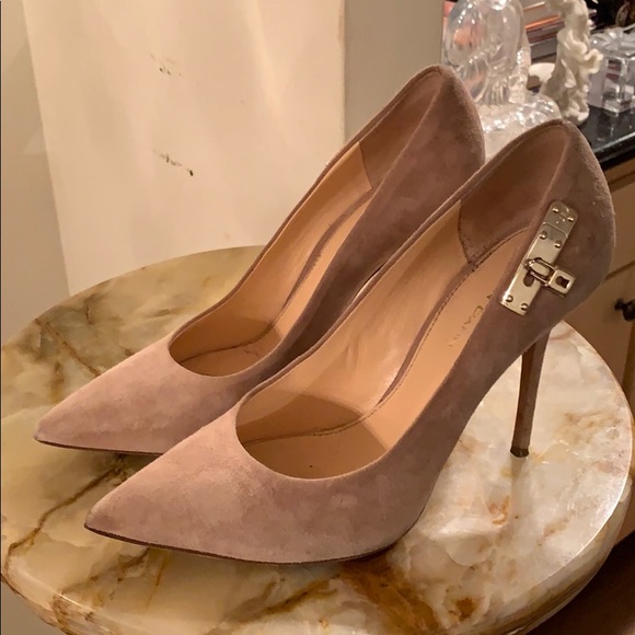 Original Steven Dann  suede pumps w gold hardware - Picture 1 of 4